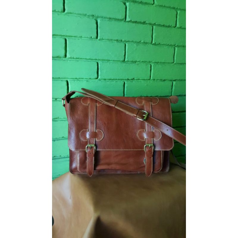 SLINGBAG PRIA FULL KULIT / TAS POSTMAN KULIT