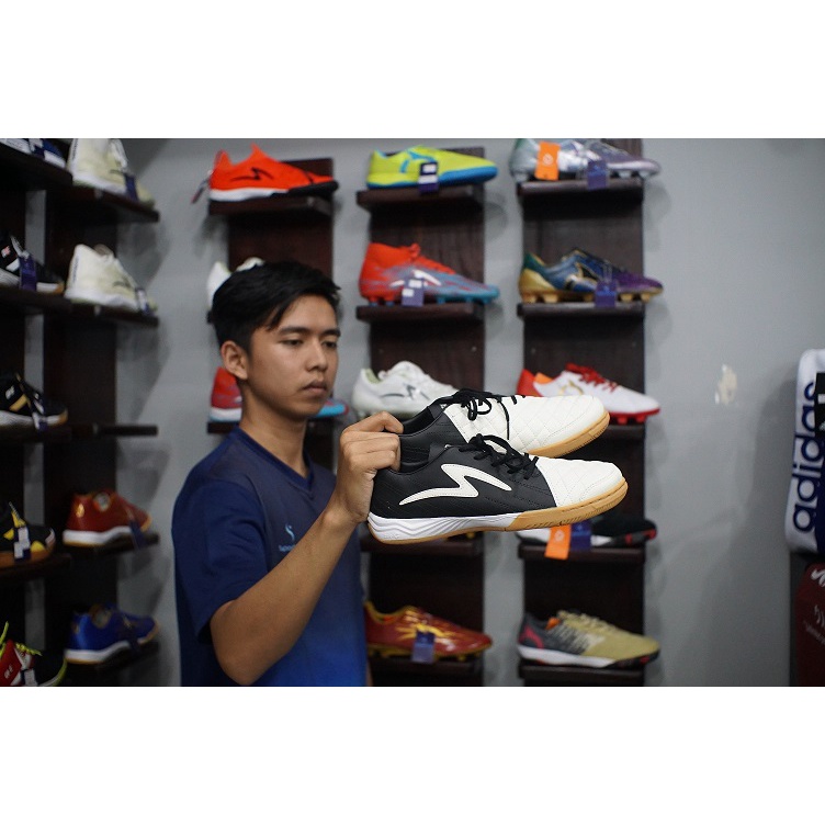 Sepatu Futsal Specs Metasala Fantastico IN - Black/White Original