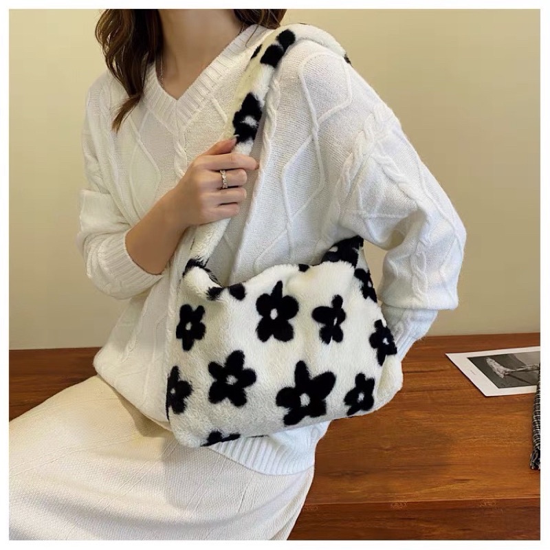 fluffy daisy bag
