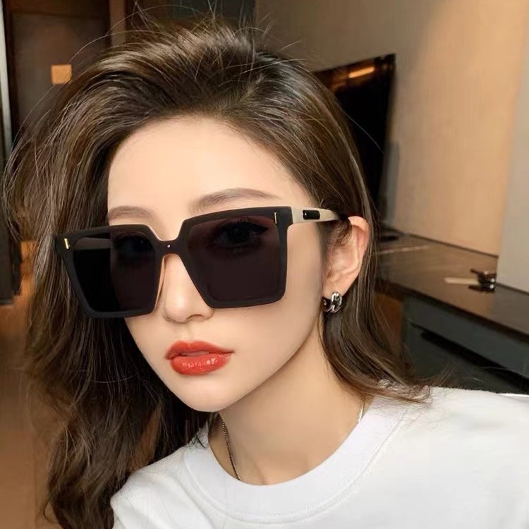 2022 Kacamata Hitam Wanita Model Korea Retro Vintage Frame Besar