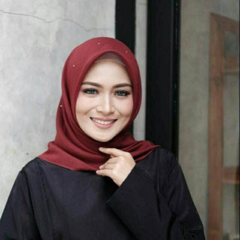 [COD] HIJAB SEGI EMPAT BELLA SQUARE SWAROVSKI