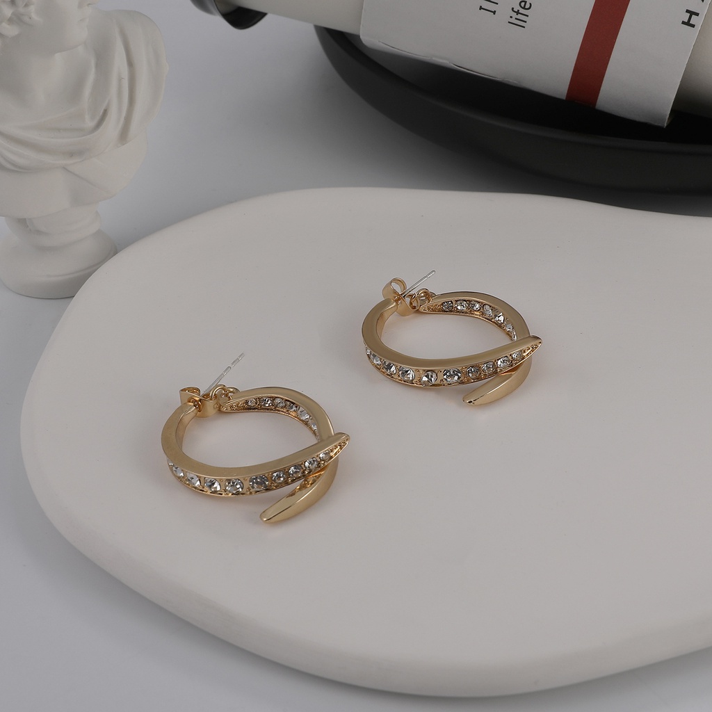 Anting-anting Wanita Melengkung Bergaya Antik Anting Jarum Perak S925 Berlian Mewah Ringan Baru Perhiasan Fashion Wanita Korea