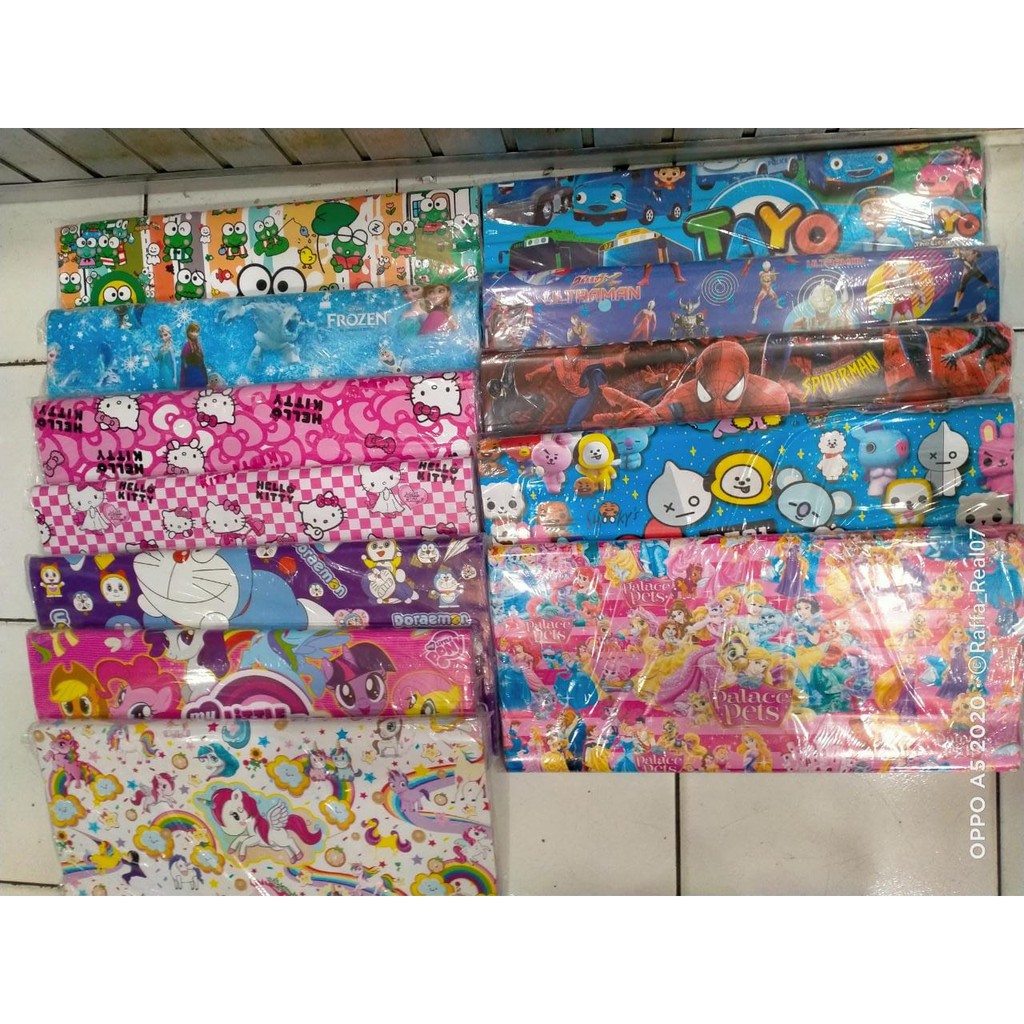 KERTAS KADO  BUNGKUS  KADO  ukuran 48x64cm Shopee Indonesia