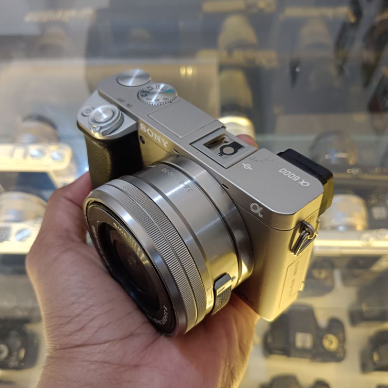 KAMERA SONY A6000 PALING BANYAK DI CARI TINGGAL  PAKAI-6