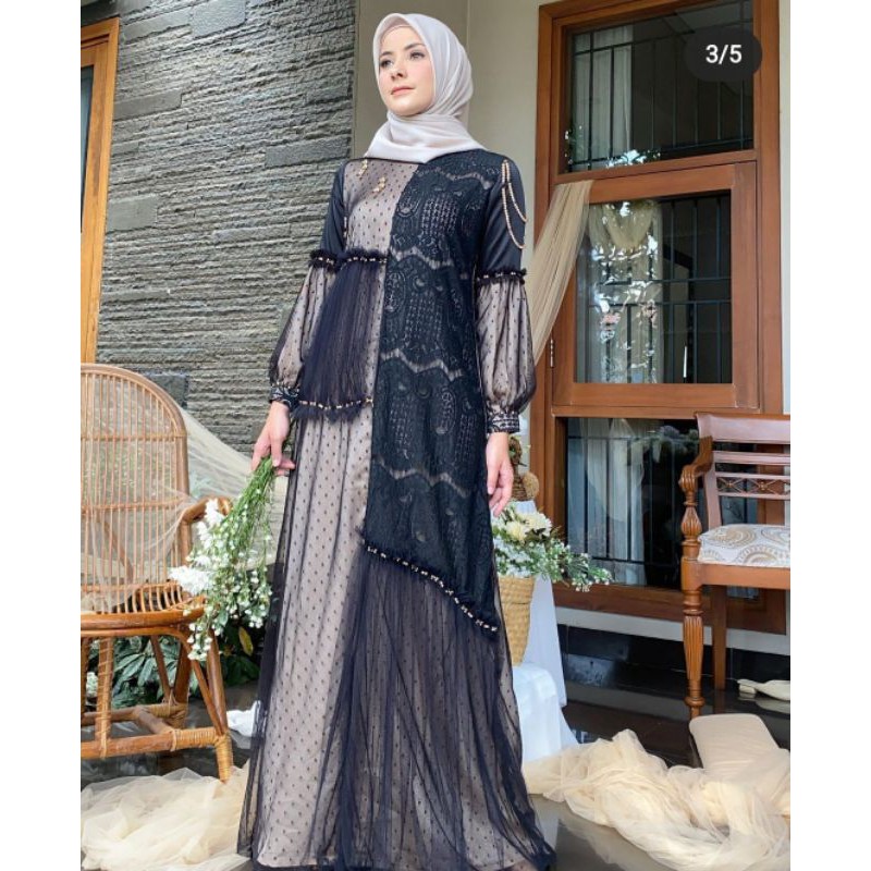 Navilaa Dress black by Javina