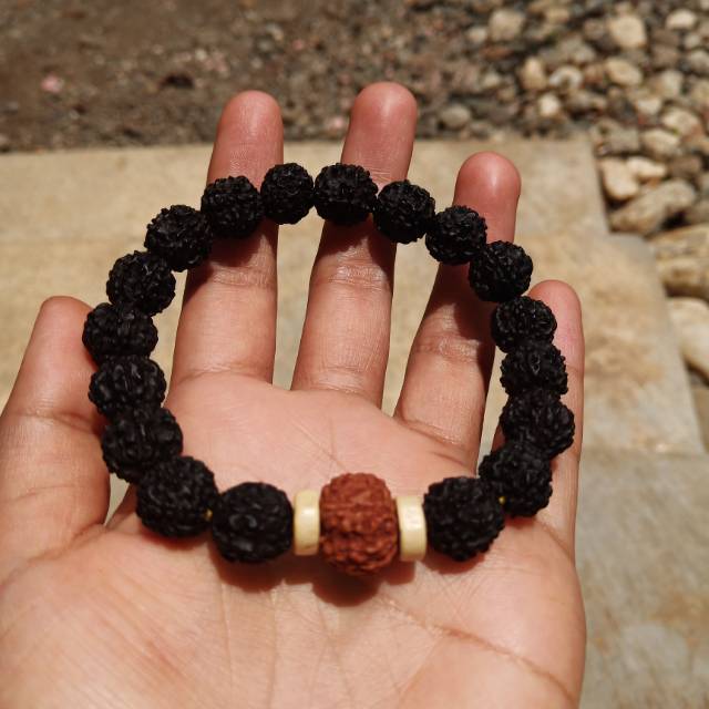 Gelang jenitri genitri hitam rudraksha