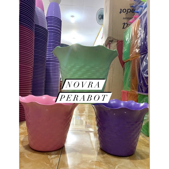 POT BUNGA / POT TANAMAN / POT UKURAN 25 WARNA PINK / POT WARNA UNGU / POT WARNA HIJAU / NOVRA PERABO
