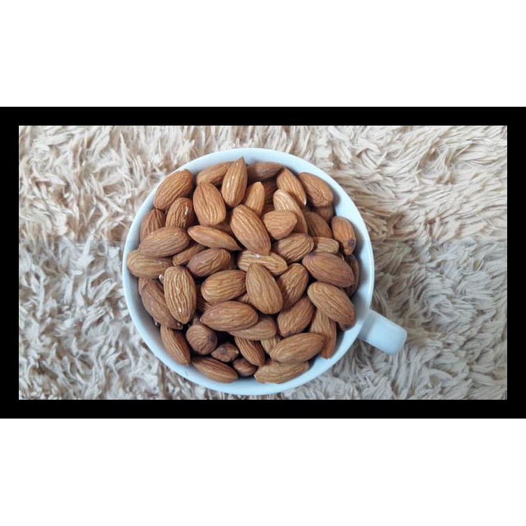 

Natural Almond 1 Kg Whole Raw / Mentah Kulit Ari / Kacang Almon 1000Gr Gratis Ongkir