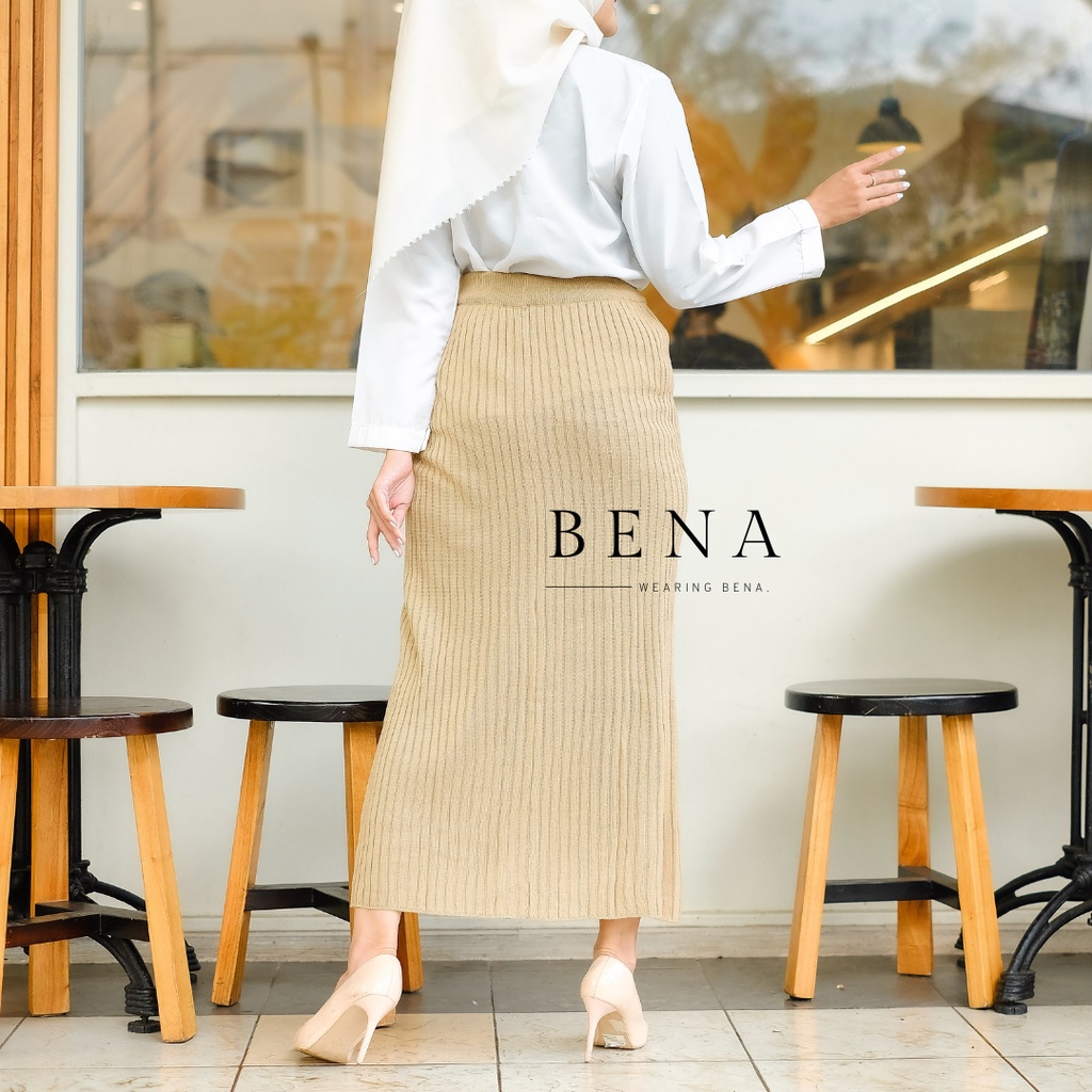 Mona Skirt - Wearing BENA