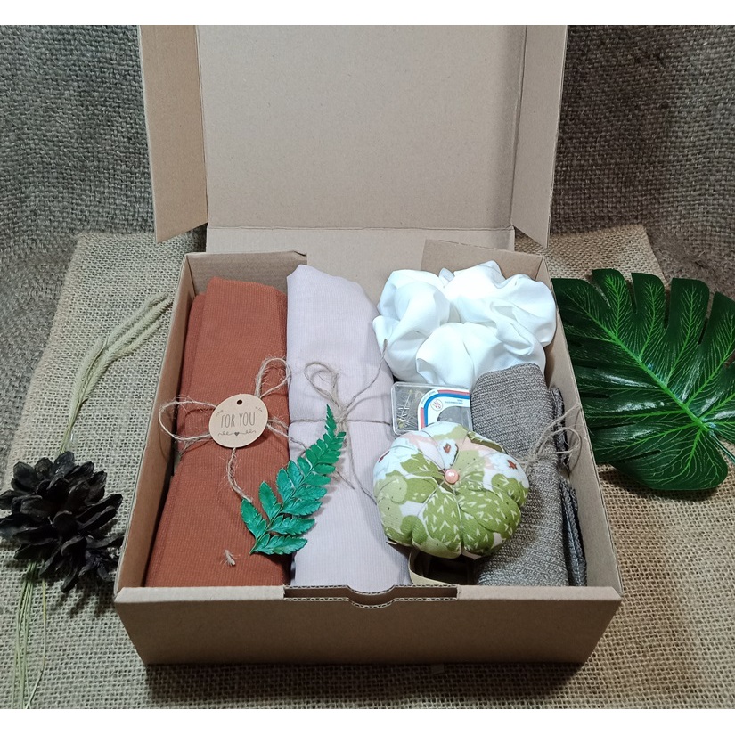 

HIJAB HAMPERS / SYAR'I HAMPERS / GIFT BOX