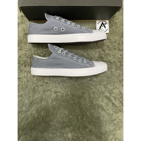 Sepatu sneaker  abu/grey replika / kw plush box