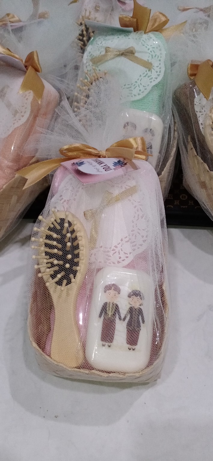 Hampers Handuk Bordir Dan Sabun Sisir Mitoni / Tasyakuran / Siraman