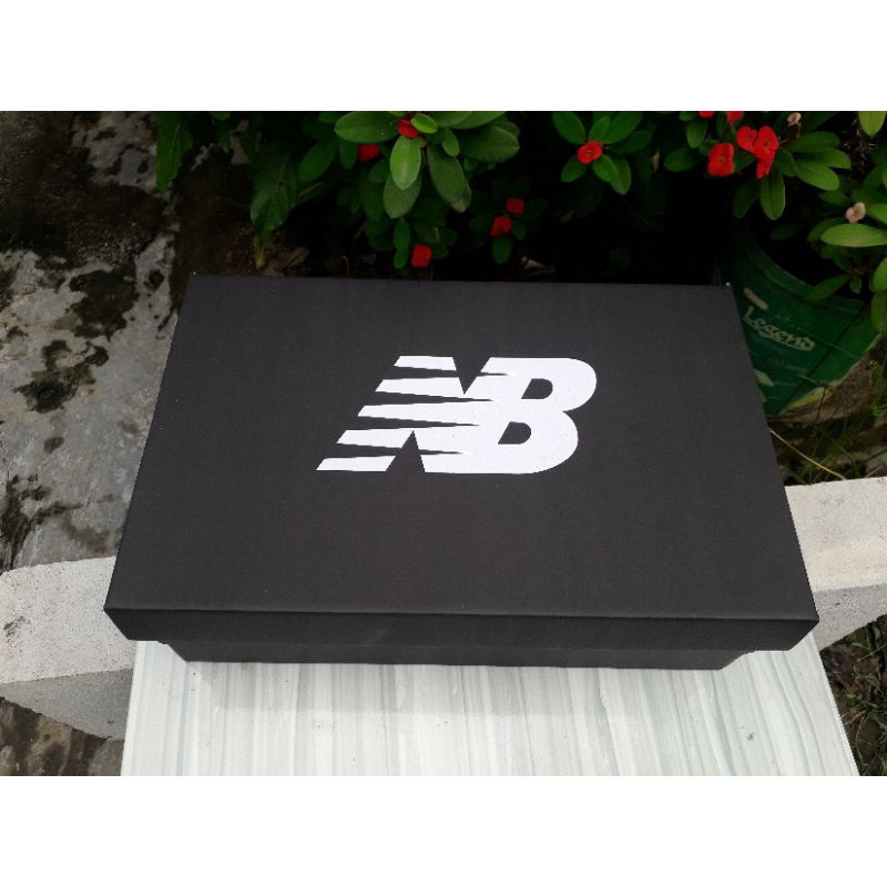 Box New balance Original Hitam Sepatu Kardus Kotak Sepatu Termurah Kado Hadiah