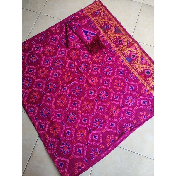 Sutra Jumputan Tumpal Songket