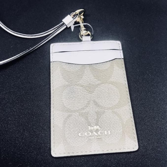 

Best Seller // Coach Lanyard Id Tag