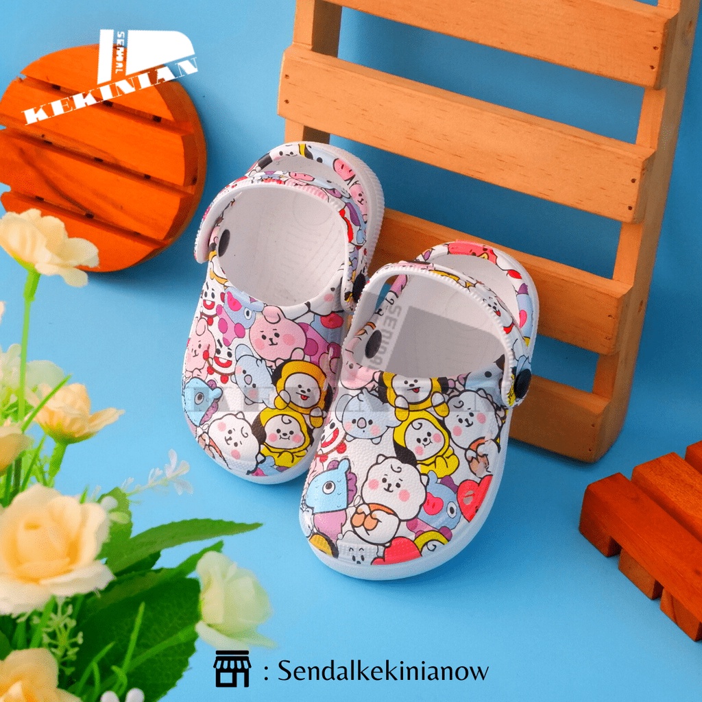 Sandal kodok BTS and duck wanita original/ Sandal couple anak anak santai / Sandal ringan dan simple