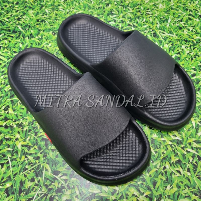 Sandal Slide Cowok SMILE/Sandal Slip Anti Air/Sendal Selop Anti Licin Karet Tebal Promo Mitra