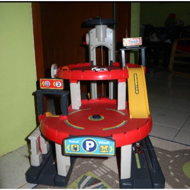 PRELOVED - ELC BIG CITY GARAGE