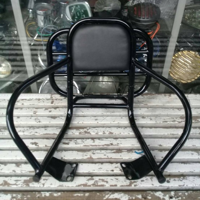 Sandaran motor beat fi dan motor scoopy