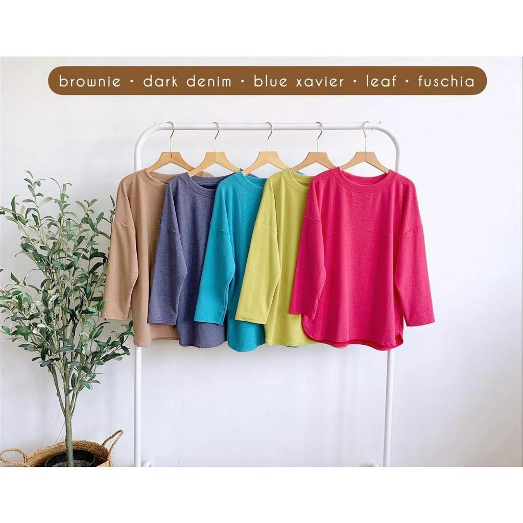 atasan kaos knit aster merk clarke 039