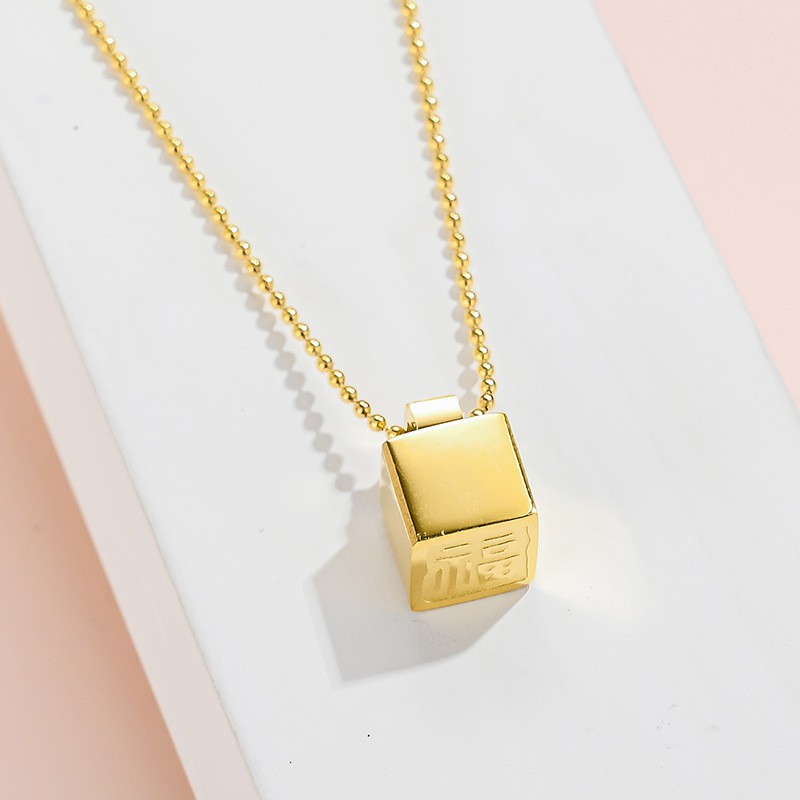 Kalung Titanium rantai biji lada Korea Style Wanita Anti Karat liontin stempel tabung kubus