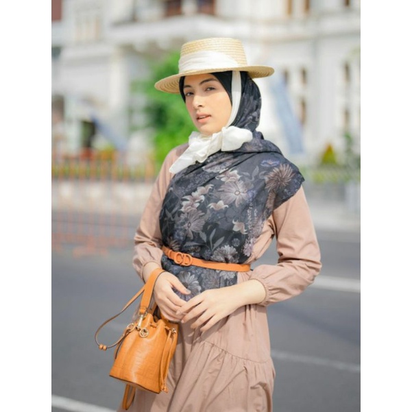 HEAVEN LIGHT - SANDHYA SCRAF BLACK