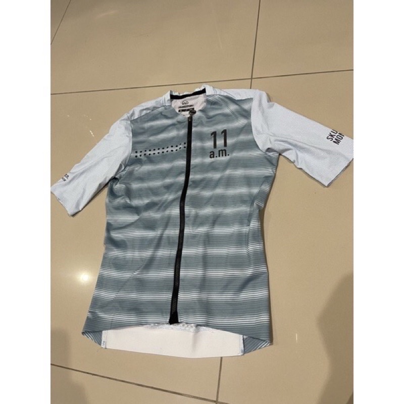 Preloved Jersey sepeda