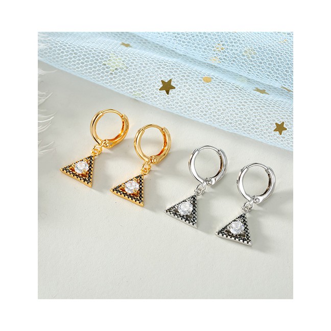 LRC Anting Tusuk Fashion Diamond Triangle Earrings D67286