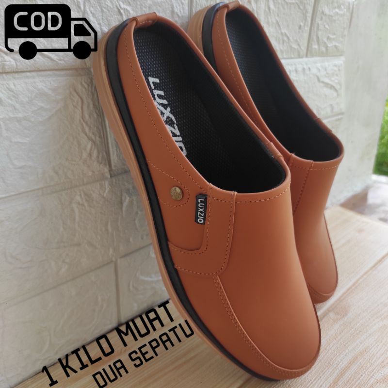 Sandal Slop Bustong Pria Kulit Sintetis Premium Slip On Kasual Sol Karet Rubber Suede