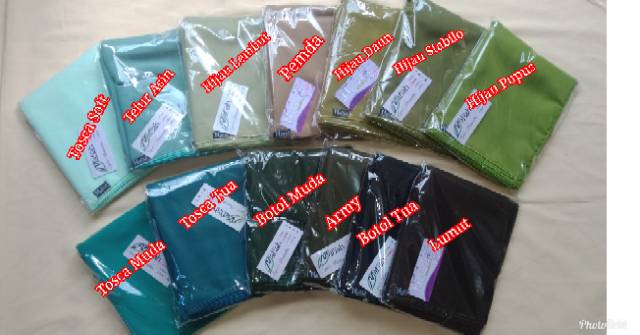 Jilbab segiempat wolfis 150 X 150