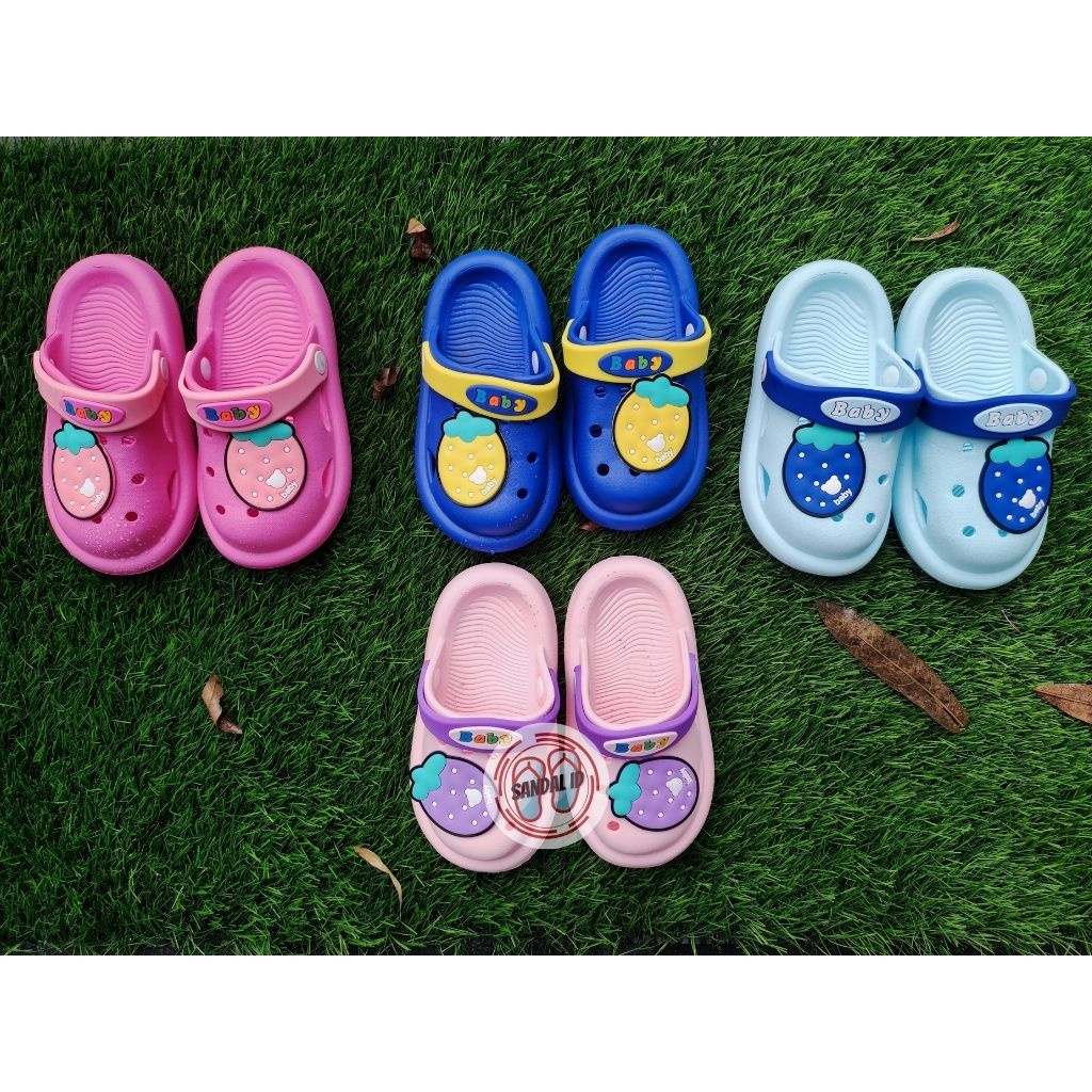 Sepatu Sandal Anak & Bayi Import Bahan Karet Elastis Empuk Model Crocs Strawberry - Sepatu Sendal Sl