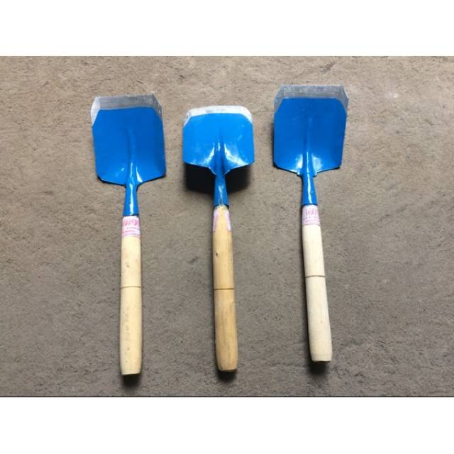 Sekop tanah untuk gali tanah,media tanaman dan kebun - sekop kayu biru