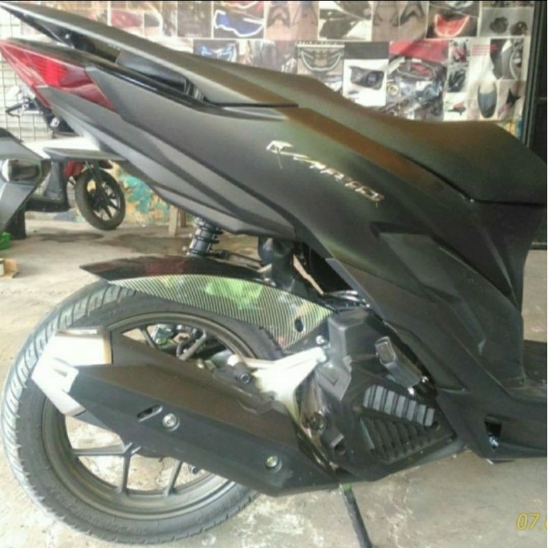 Hugger Spakbor kolong vario 125 150 carbon nemo