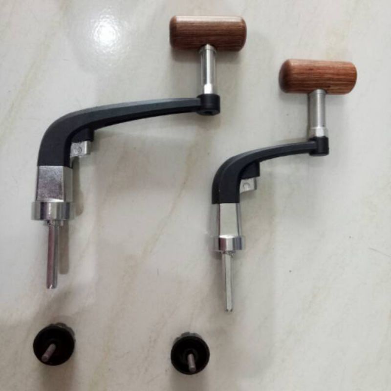 HANDLE REEL BAHAN BESI KNOB KAYU.1000-4000