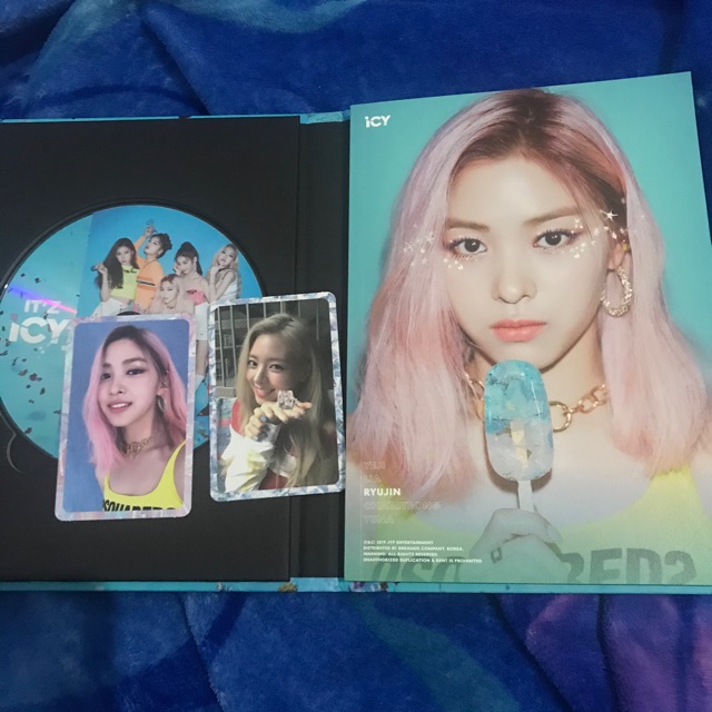 IT’Z ICY album IT’Z version RYUJIN Cover, Ryujin Photocard, Yuna Photocard