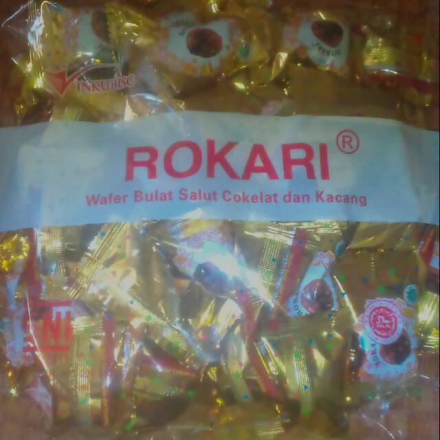 

Coklat RoKari ,waffer bulat salut coklat dan kacang