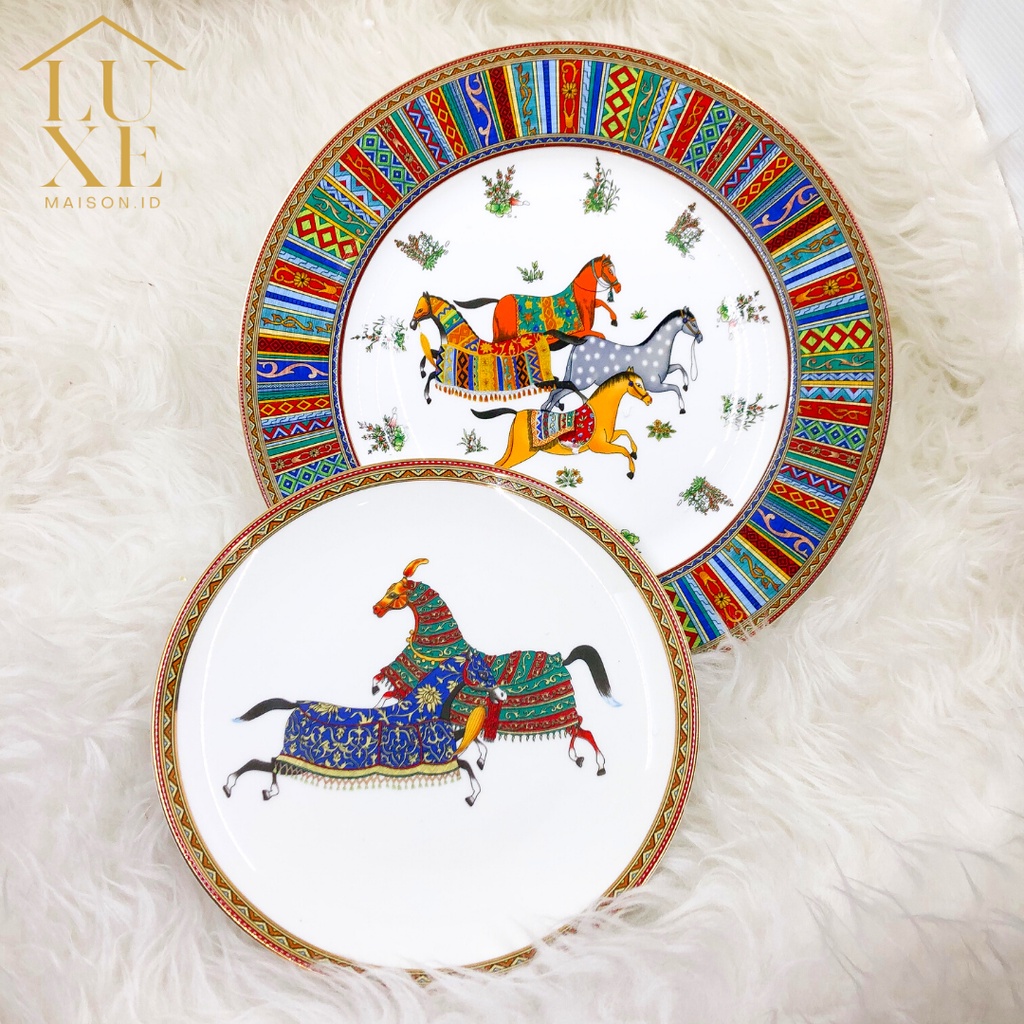 Piring Mewah Branded Porselin Elegan Kuda