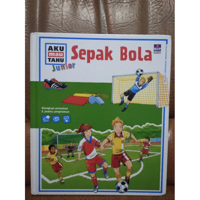 Sepak Bola (Seri Aku Mau Tahu Junior)
