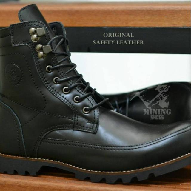 Mining safety boot. Sepatu safety, sepatu boot