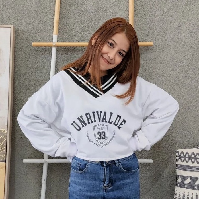 Unrivalde Crop - Sweater Crop Wanita Kekinian