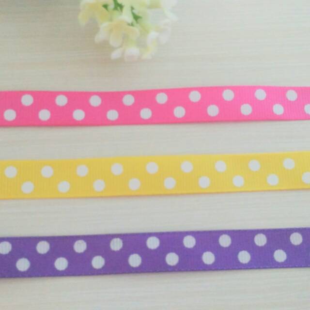 

Pita Polka Dot Besar