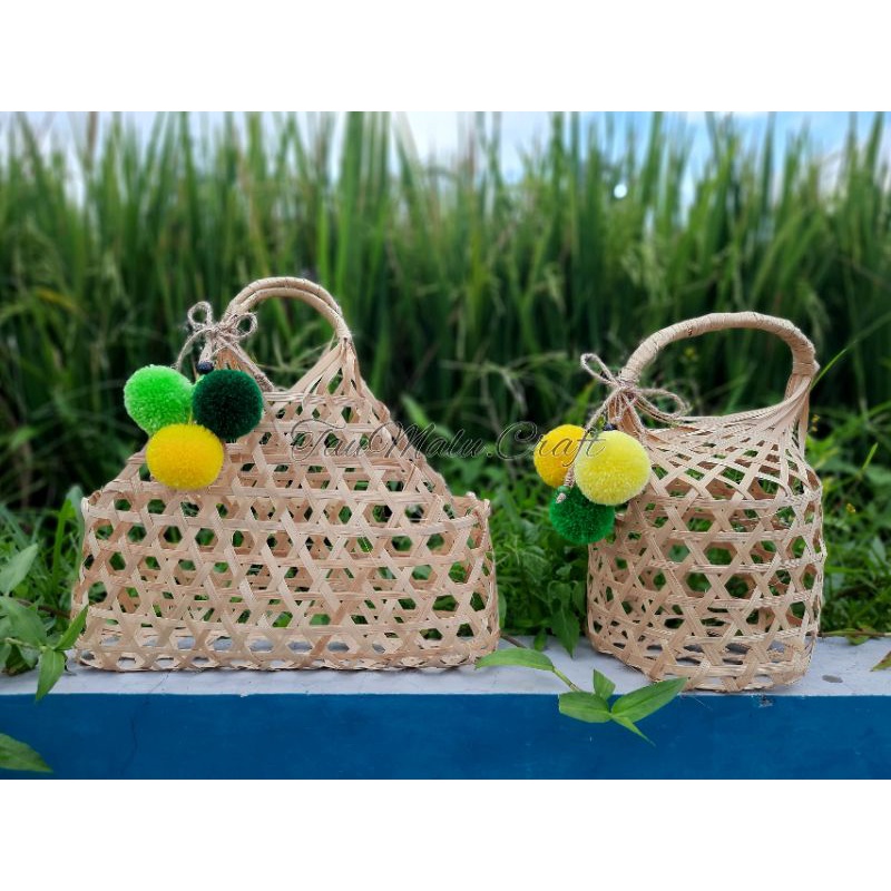 

Gantungan tas pompom spesial lebaran / kemasan hampers lebaran
