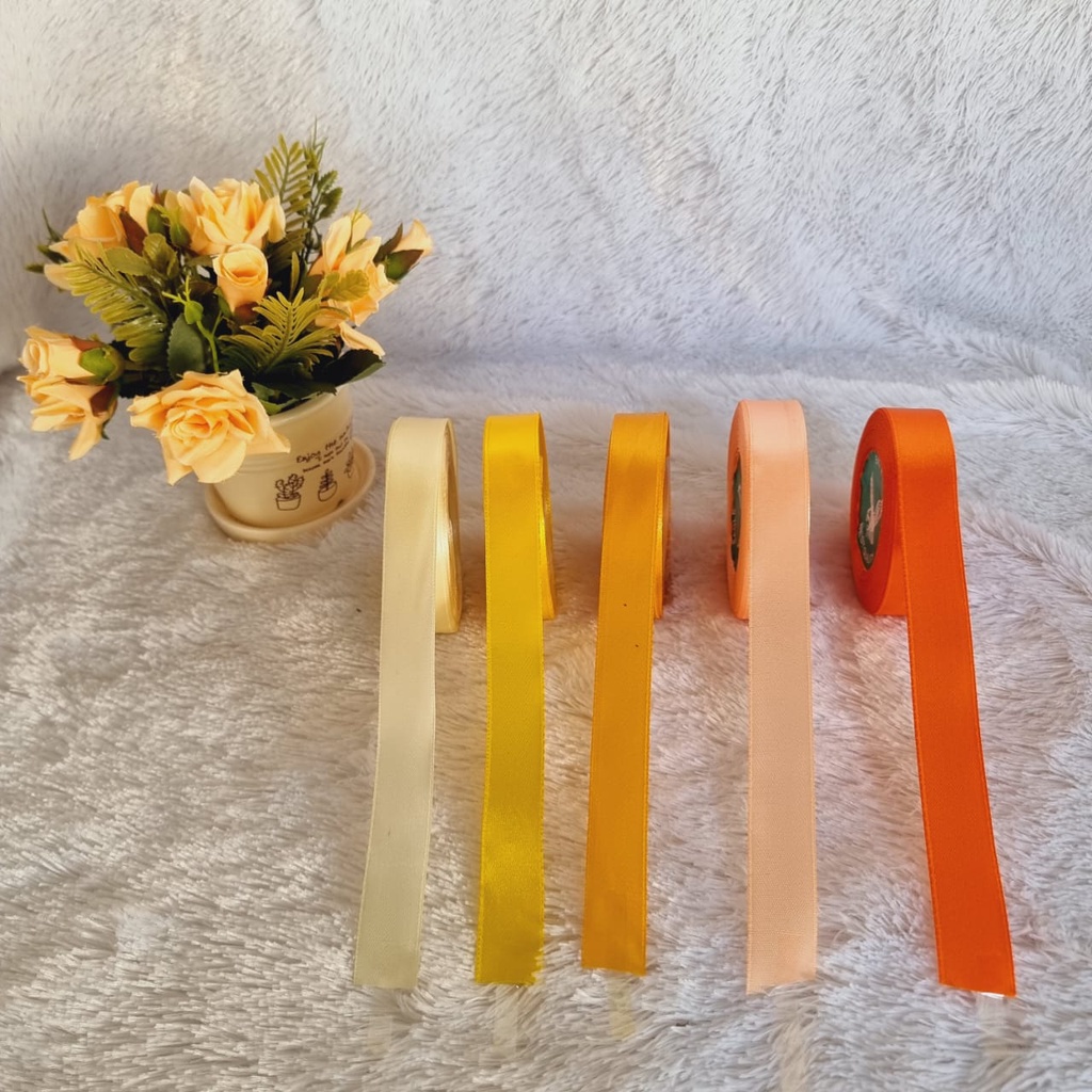 

Pita Satin Merk EAGLE IMPORT Taiwan 2,5cm / 25 Yard / 1 cm WarnaWarni Colorful Ribbon Hiasan Packing