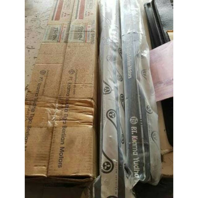 SHOCKBREAKER BELAKANG PAJERO TRITON SHOCK ABSORBER BELAKANG PAJERO