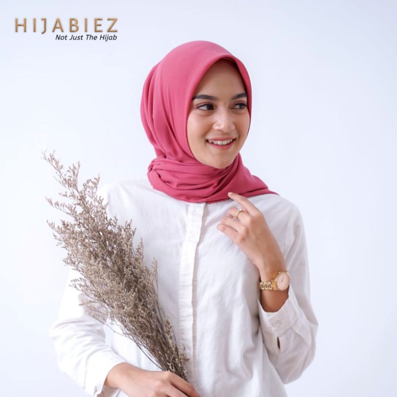 HIJABIEZ HIJAB VOAL PREMIUM SEGI EMPAT POLOS ANTI KUSUT WARNA DEEP MAUVE