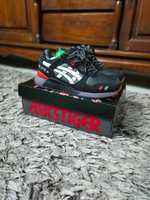 asics snake eyes
