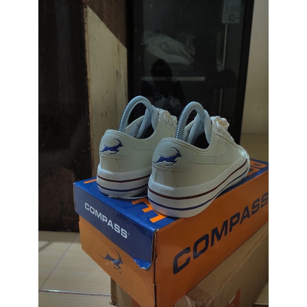 (original) sepatu compass regrograde size 40 broken white free sadle shoes