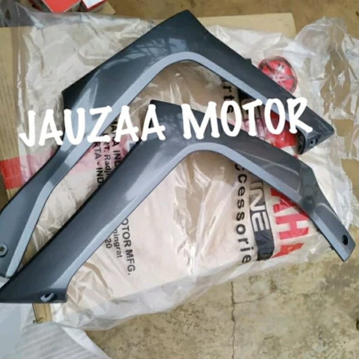 COVER MOLE SIDE YAMAHA XRIDE 125 SILVER SAPASANG ORIGINAL YGP
