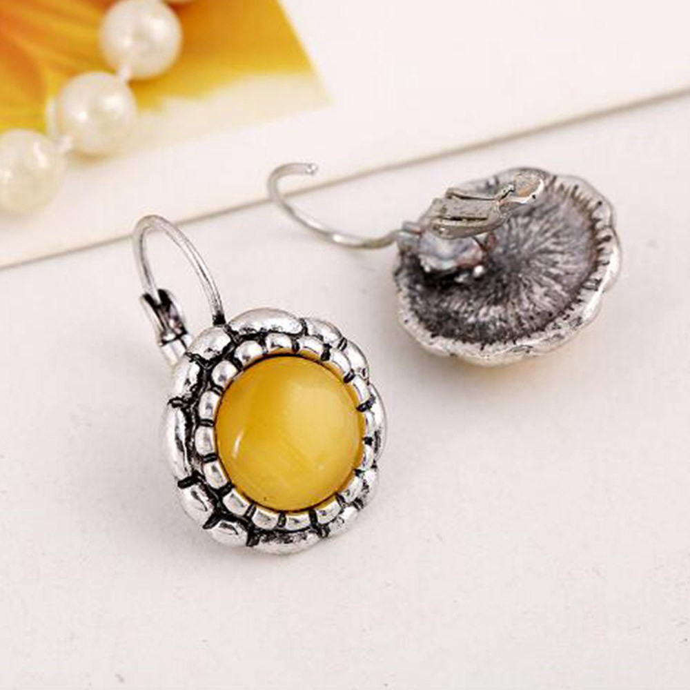 Anting Kait Gantung Plating Silver Hias Batu Opal Bentuk Bulat Gaya Vintageantik Untuk Wanita