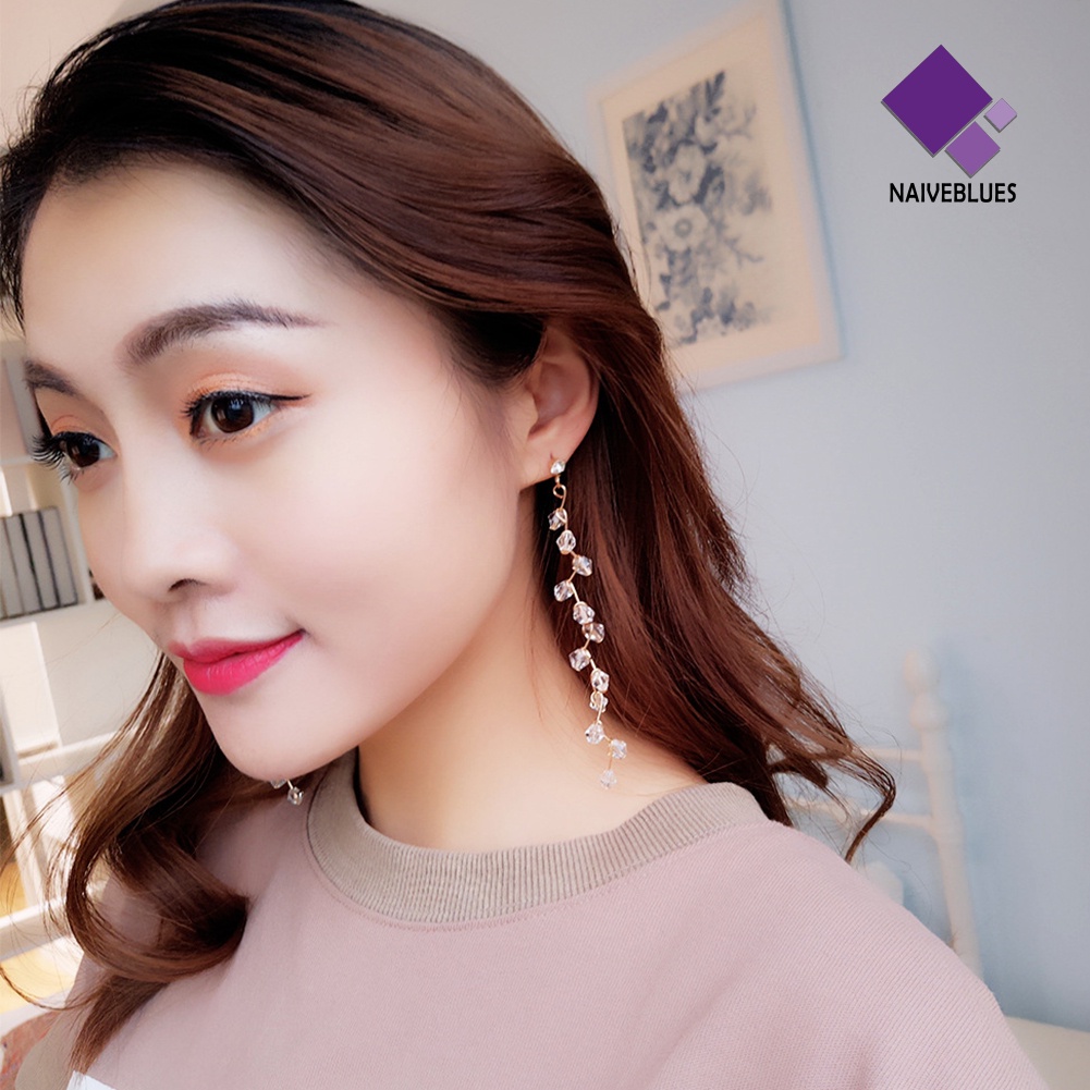 Anting Stud Desain Anggur Aksen Manik-Manik Berlian Imitasi Untuk Wanita